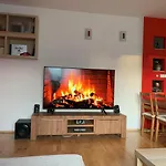 Lovely 2 Bedroom Apartment