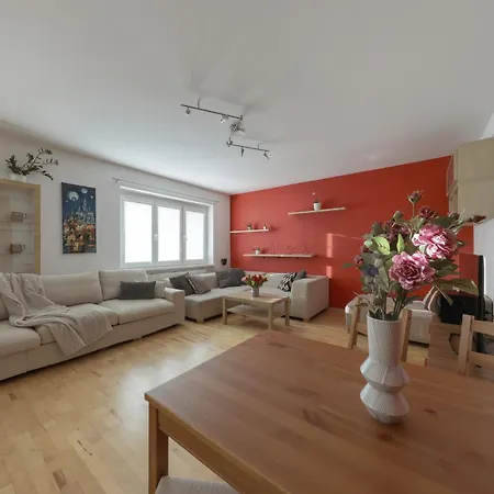 Апартаменти Lovely 2 Bedroom Apartment *