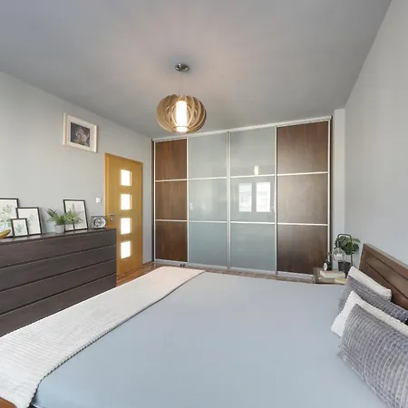 Lovely 2 Bedroom Apartman