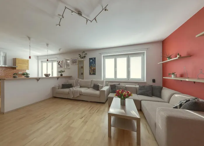 Lovely 2 Bedroom Apartment Апартаменти