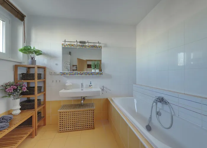 Lovely 2 Bedroom * 브라티슬라바