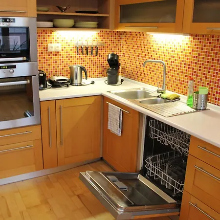 Lovely 2 Bedroom * 브라티슬라바